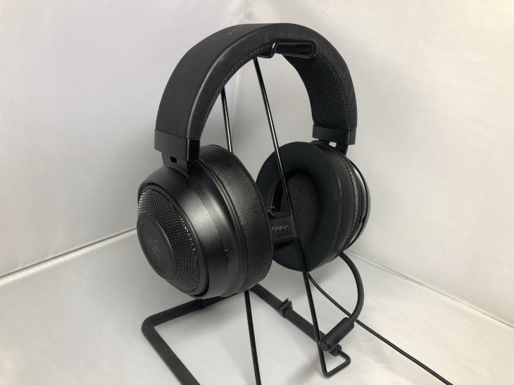 Razer Kraken レビュー 冷却ジェルが注入されたイヤーパッド Fps酒場