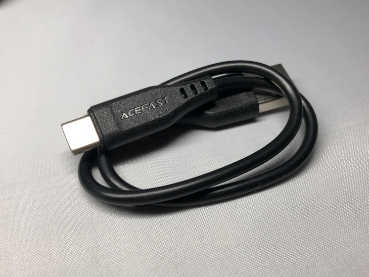 USB-C to USB-Aケーブル